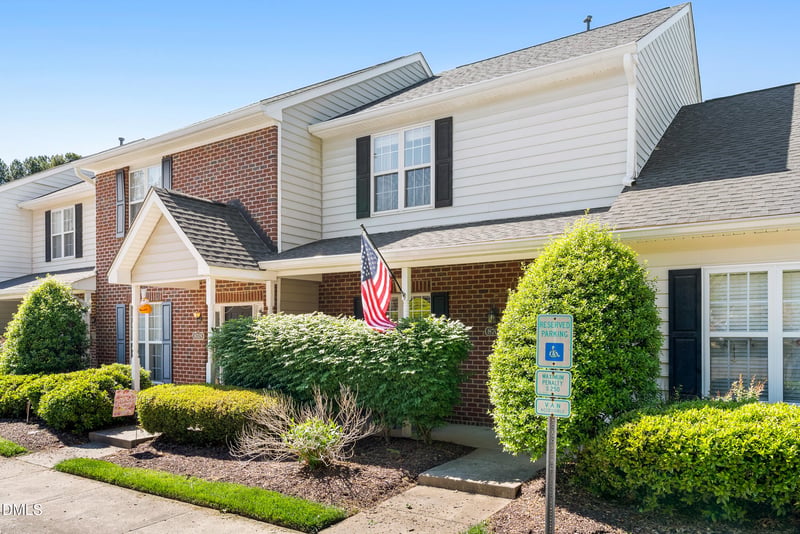 8707 Leeds Forest Ln, Raleigh, NC 27615