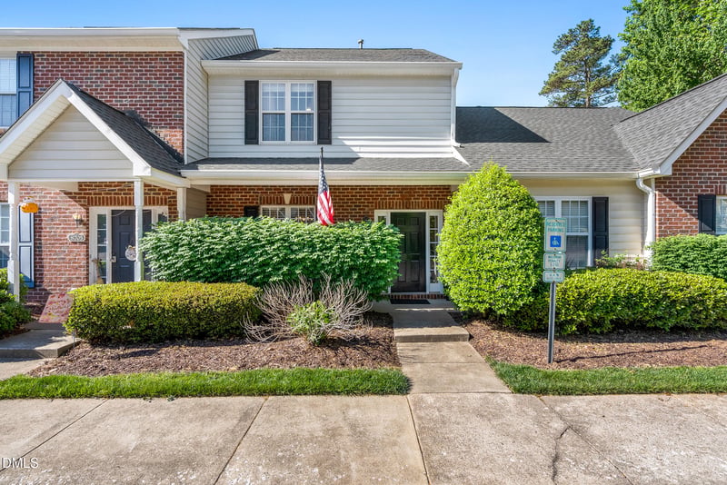 8707 Leeds Forest Ln, Raleigh, NC 27615