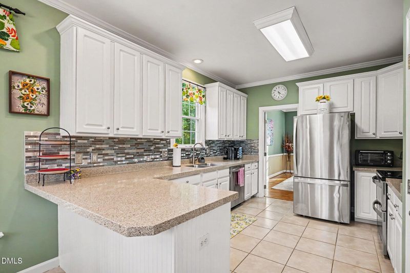 8725 Paddle Wheel Dr, Raleigh, NC 27615