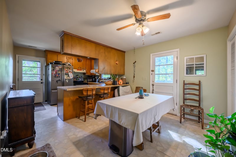 8812 New Hope Farm Rd, New Hill, NC 27562