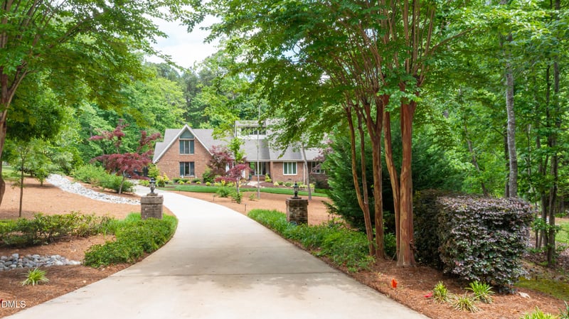 8844 Woodyhill Rd, Raleigh, NC 27613
