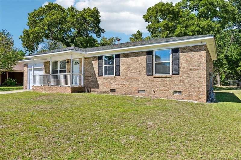 886 De Paul Dr, Fayetteville, NC 28311