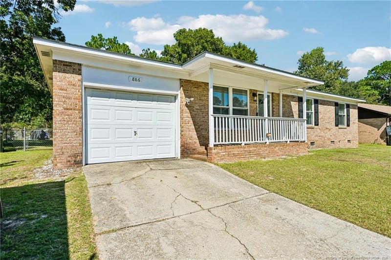 886 De Paul Dr, Fayetteville, NC 28311
