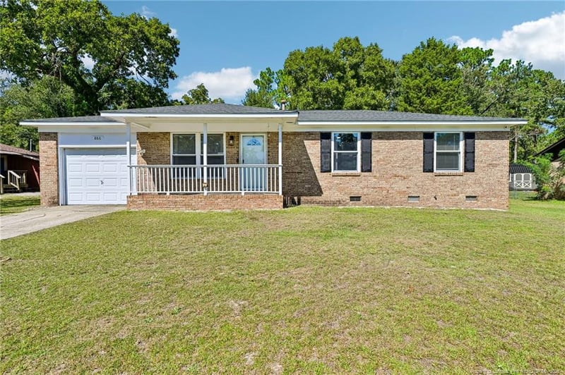886 De Paul Dr, Fayetteville, NC 28311