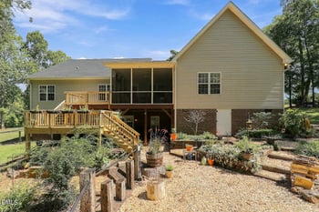 89 Cloverdale Dr, Pittsboro, NC 27312