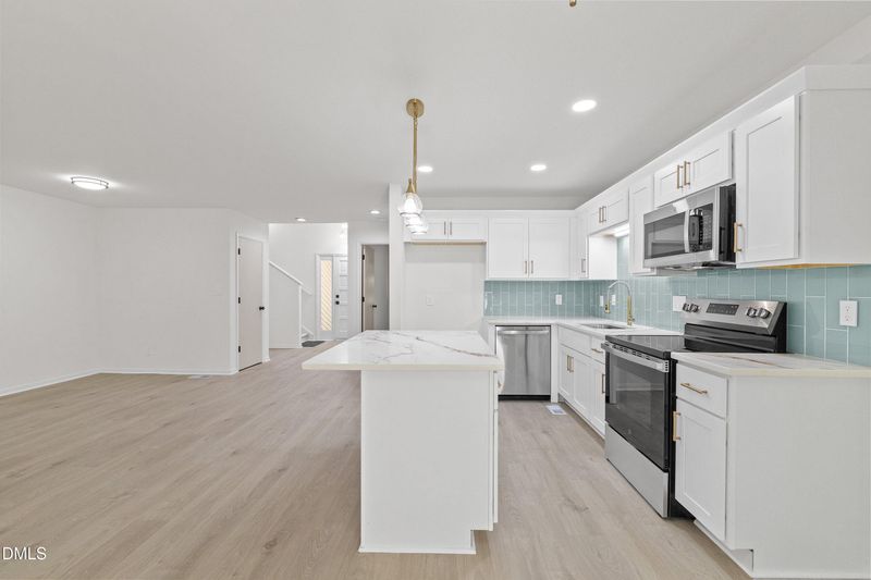 9 Creekview Ln, Durham, NC 27705