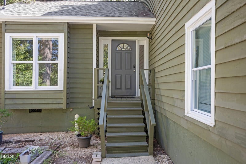 9 Lark Cir, Chapel Hill, NC 27517