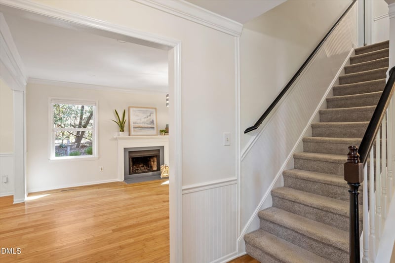 9 Lark Cir, Chapel Hill, NC 27517