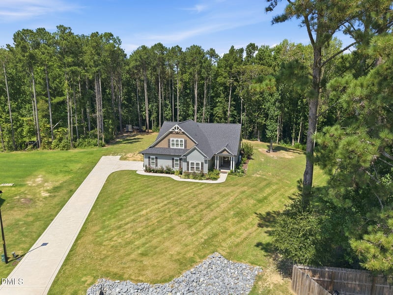 90 Blackberry Ln, Benson, NC 27504