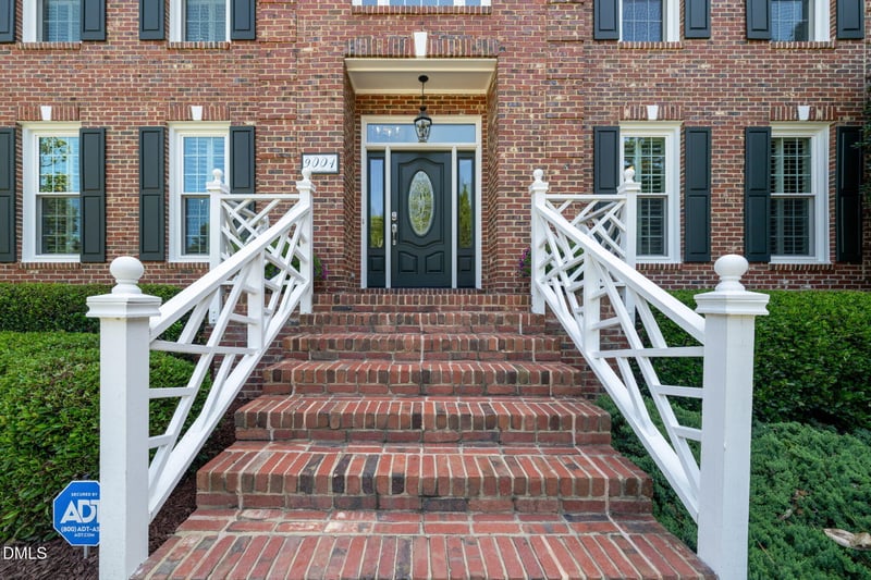 9004 Armitage Ct, Raleigh, NC 27615