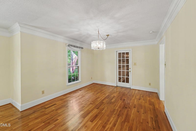 902 Knight Dr, Durham, NC 27712