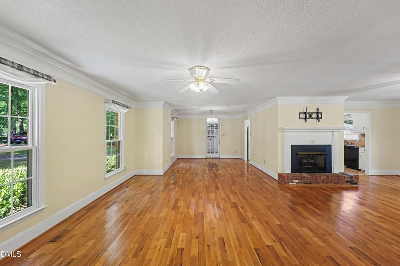 902 Knight Dr, Durham, NC 27712