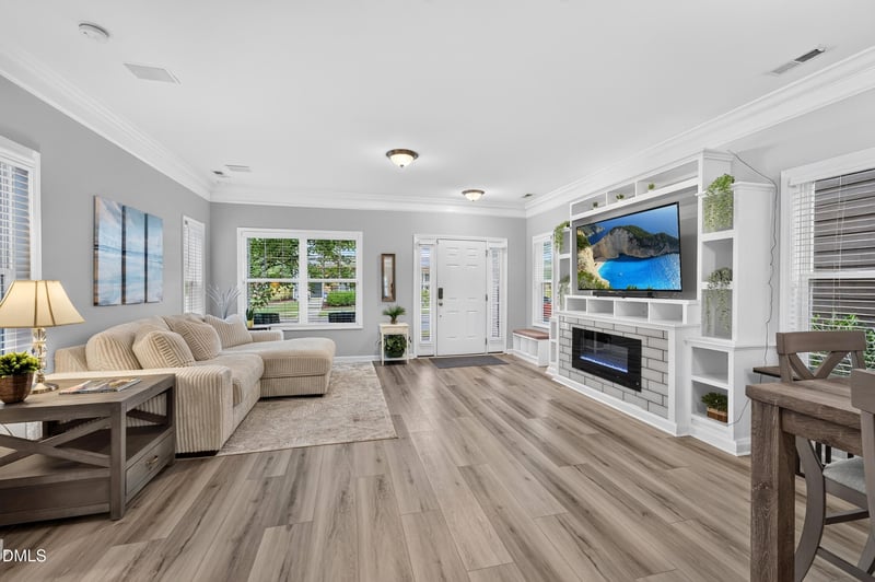 902 Shoofly Pa, Apex, NC 27502