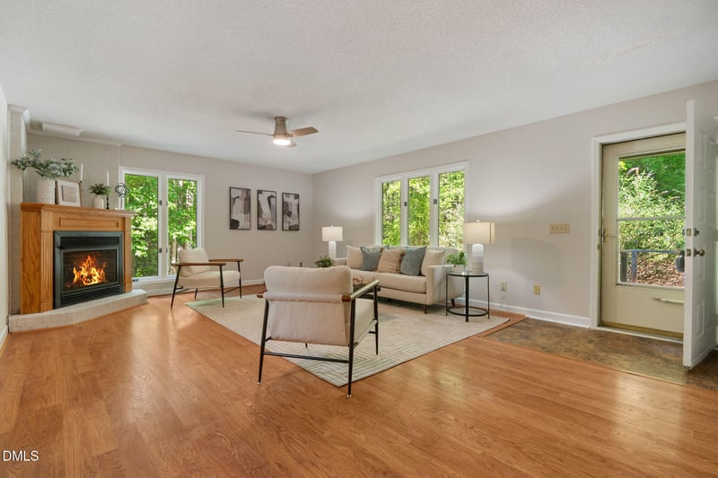9021 Collins Creek Dr, Chapel Hill, NC 27516
