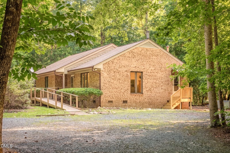 9021 Collins Creek Dr, Chapel Hill, NC 27516