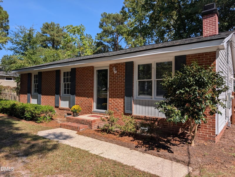 904 N Lee St, Zebulon, NC 27597