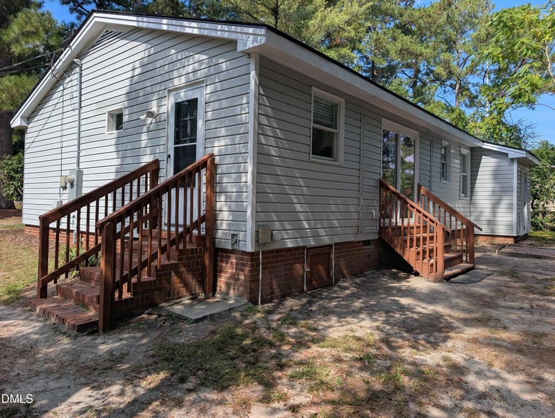 904 N Lee St, Zebulon, NC 27597