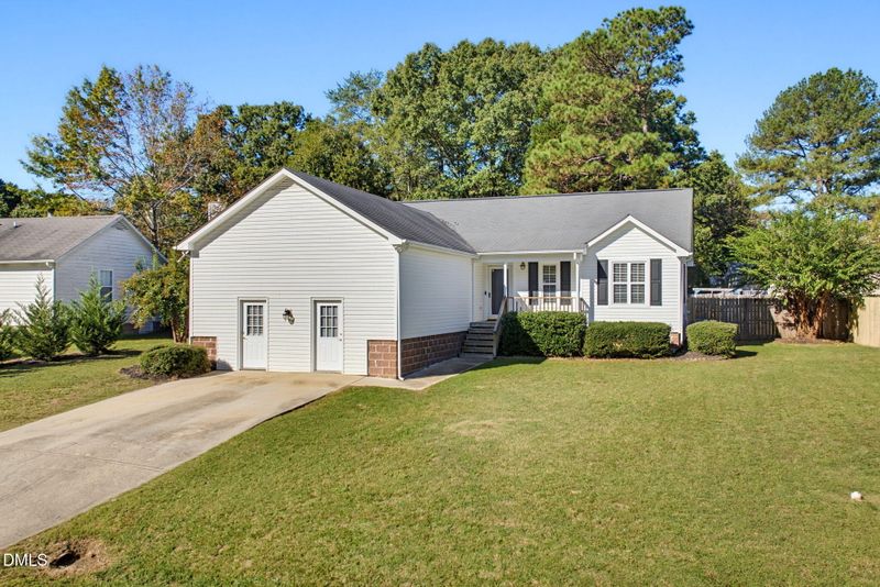 904 Perry Howard Rd, Fuquay Varina, NC 27526