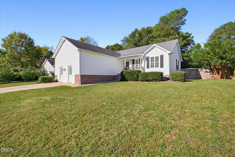 904 Perry Howard Rd, Fuquay Varina, NC 27526