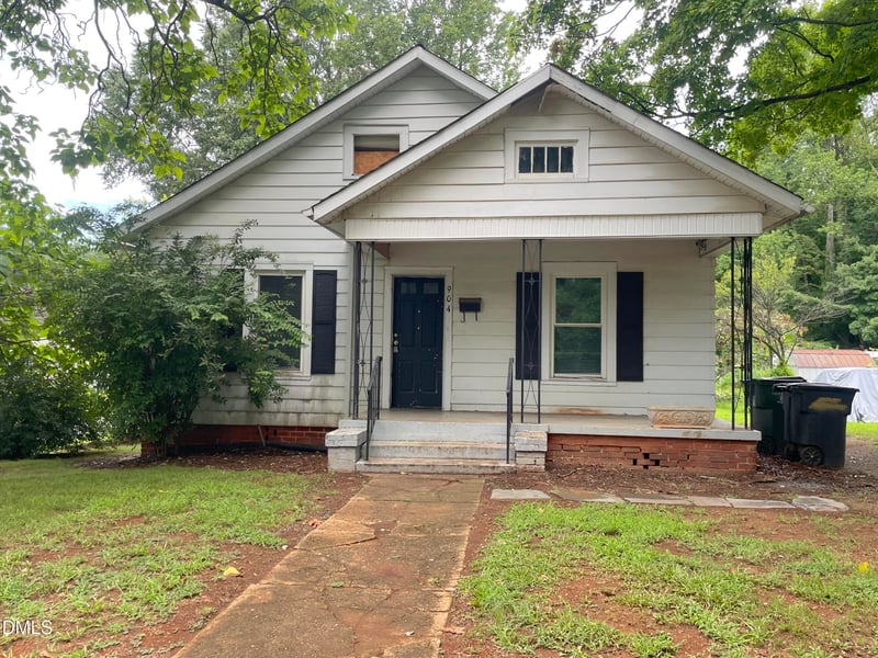 904 Stokes St, Burlington, NC 27215