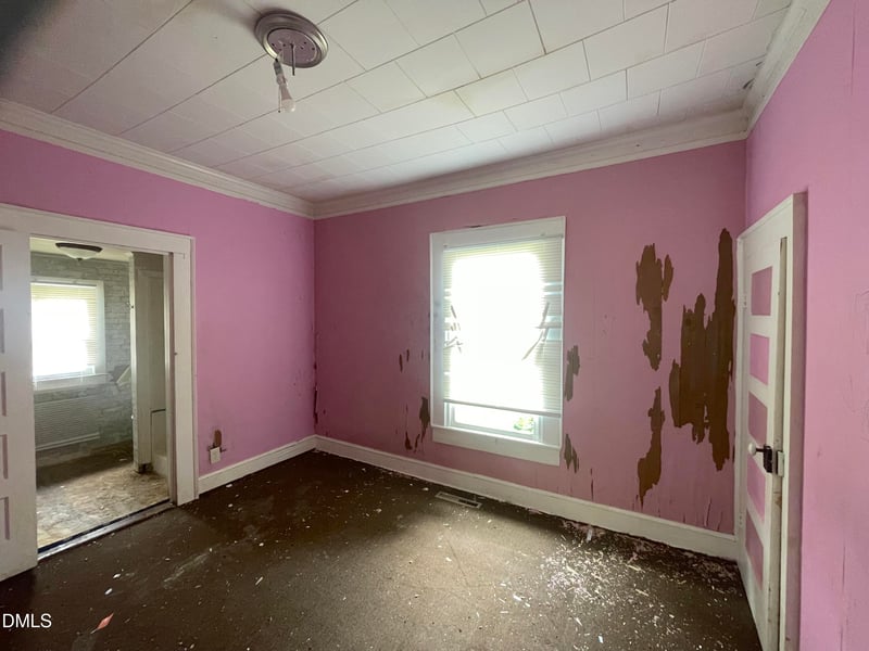 904 Stokes St, Burlington, NC 27215