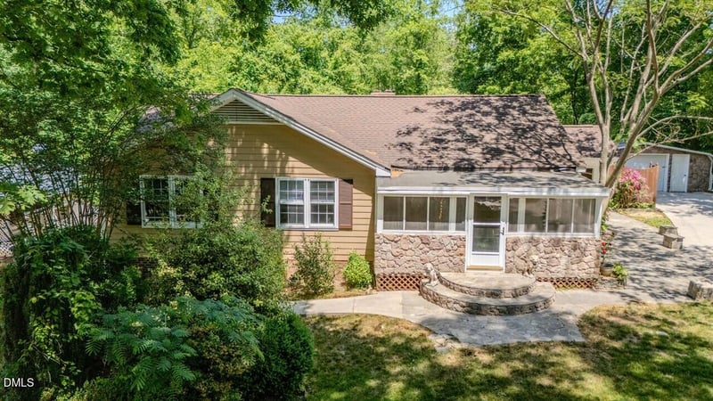 906 Andersonwood Dr, Fuquay Varina, NC 27526