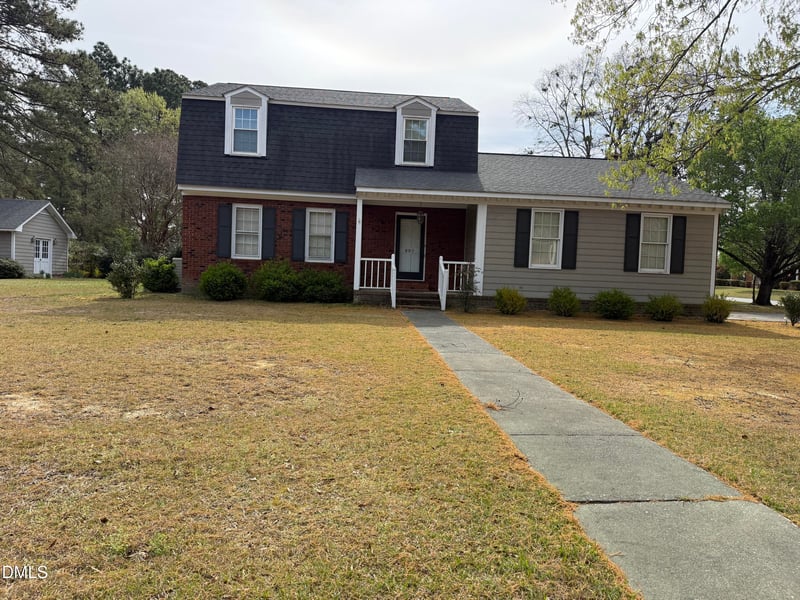 907 Chestnut Dr, Smithfield, NC 27577
