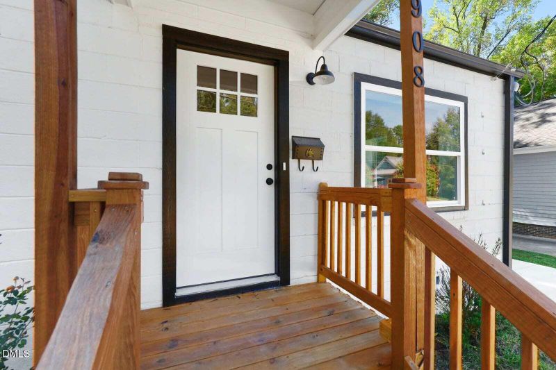 908 E Jones St, Raleigh, NC 27601