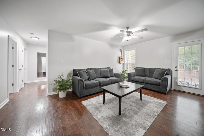 909 Amber Acres Ln, Knightdale, NC 27545