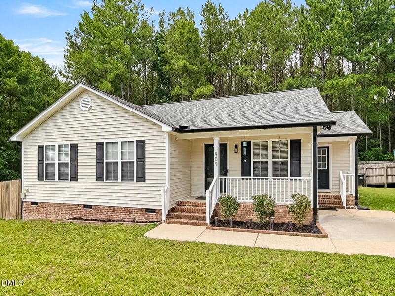 909 Amber Acres Ln, Knightdale, NC 27545