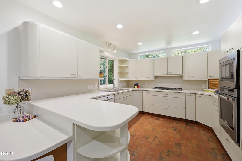 910 Tarik Dr, Durham, NC 27707