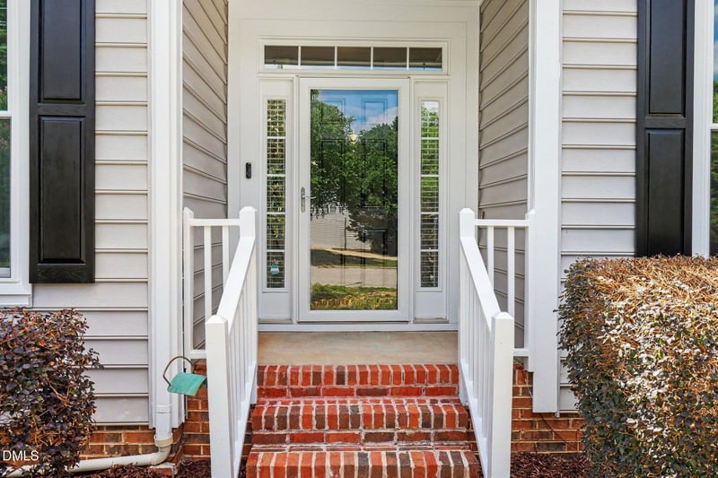 9101 Sulkirk Dr, Raleigh, NC 27617