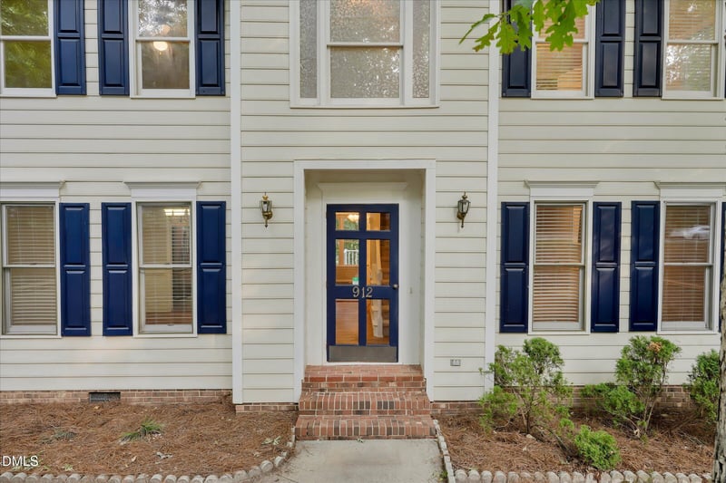 912 Stable Ridge Dr, Holly Springs, NC 27540