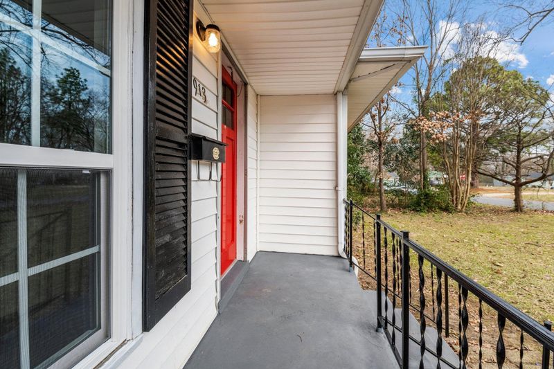 913 Devonport Dr, Raleigh, NC 27610