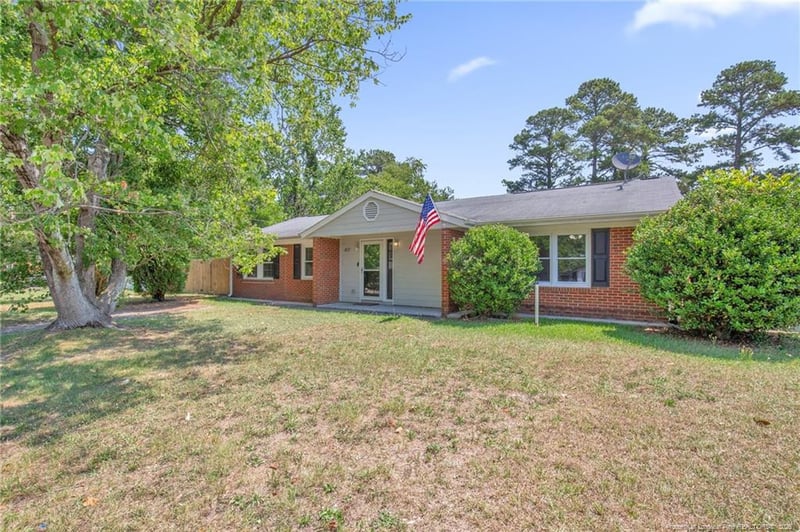 913 Montclair Rd, Fayetteville, NC 28314
