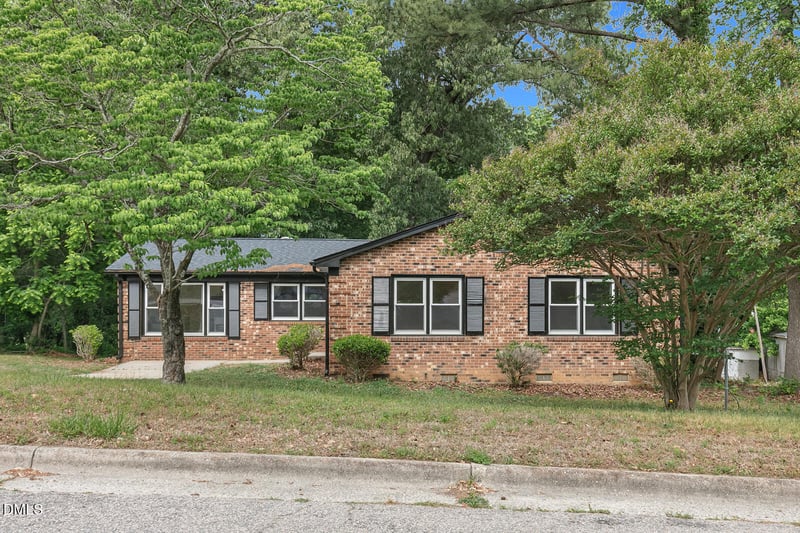 914 Edison Rd, Raleigh, NC 27610