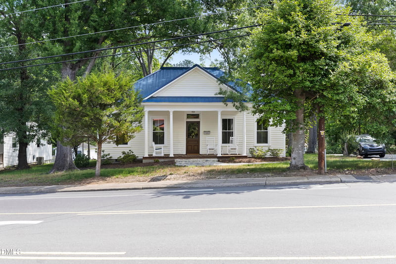 915 S 3rd St, Sanford, NC 27330