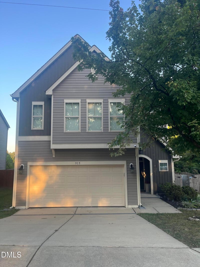 915 Award St, Fuquay Varina, NC 27526
