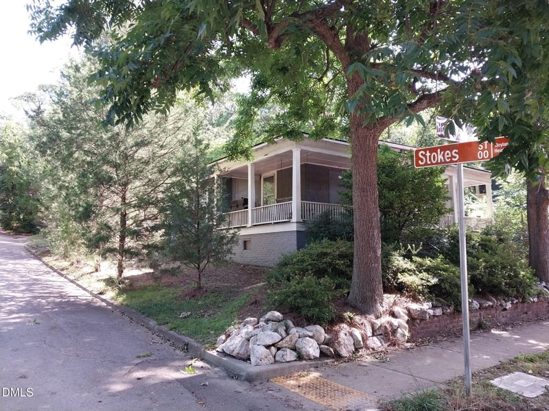 916 Dorothea Dr, Raleigh, NC 27603