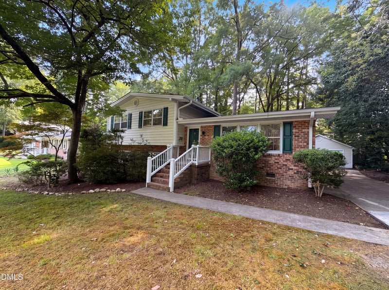 917 Hillview Dr, Cary, NC 27511