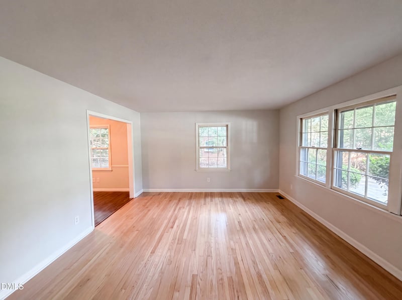 917 Hillview Dr, Cary, NC 27511