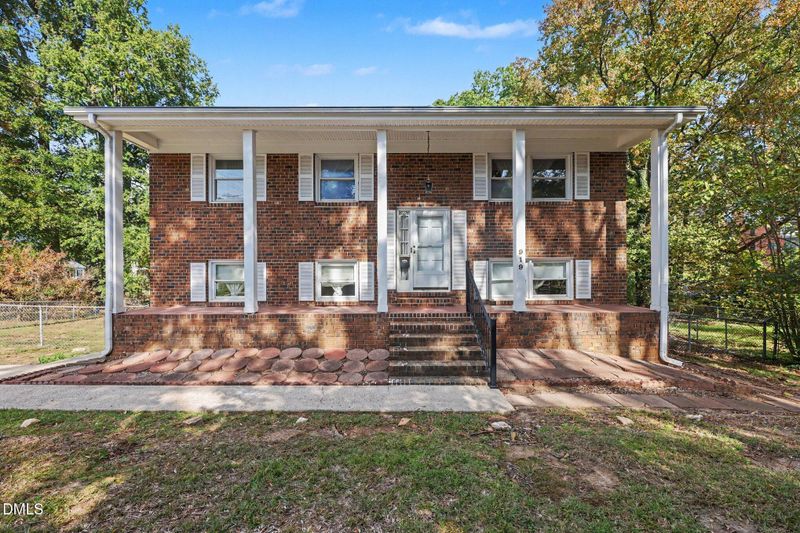 919 Devon Ave, Cary, NC 27511