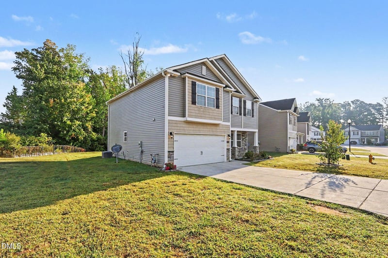920 Winter Cress Dr, Zebulon, NC 27597