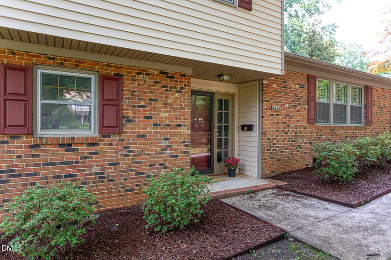 921 Devon Ave, Cary, NC 27511