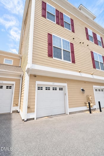 9211 Calabria Dr #117, Raleigh, NC 27617