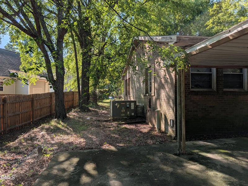 922 N White St, Wake Forest, NC 27587