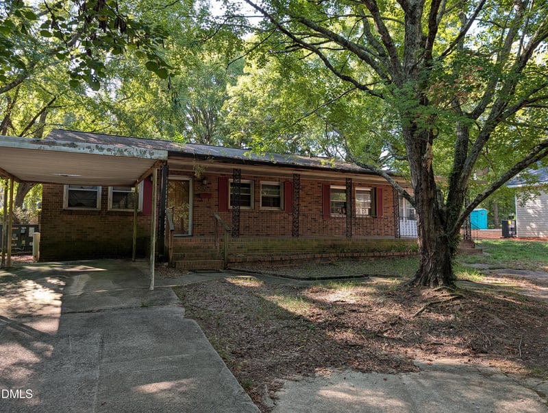 922 N White St, Wake Forest, NC 27587