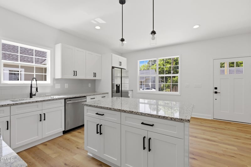 924 E Davis St, Burlington, NC 27215
