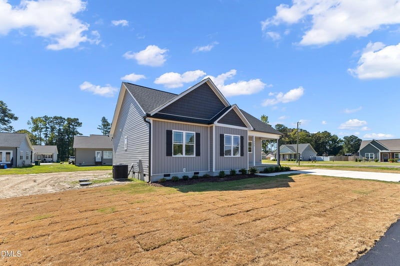 928 Micro Rd W, Selma, NC 27576