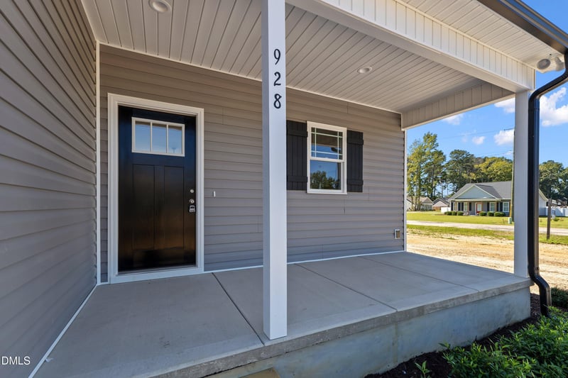 928 Micro Rd W, Selma, NC 27576